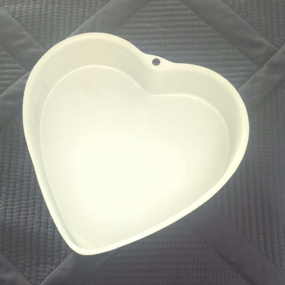 Vintage Wilton Heart Aluminum Baking Pan Wilton 2105-5176 (year 1991)